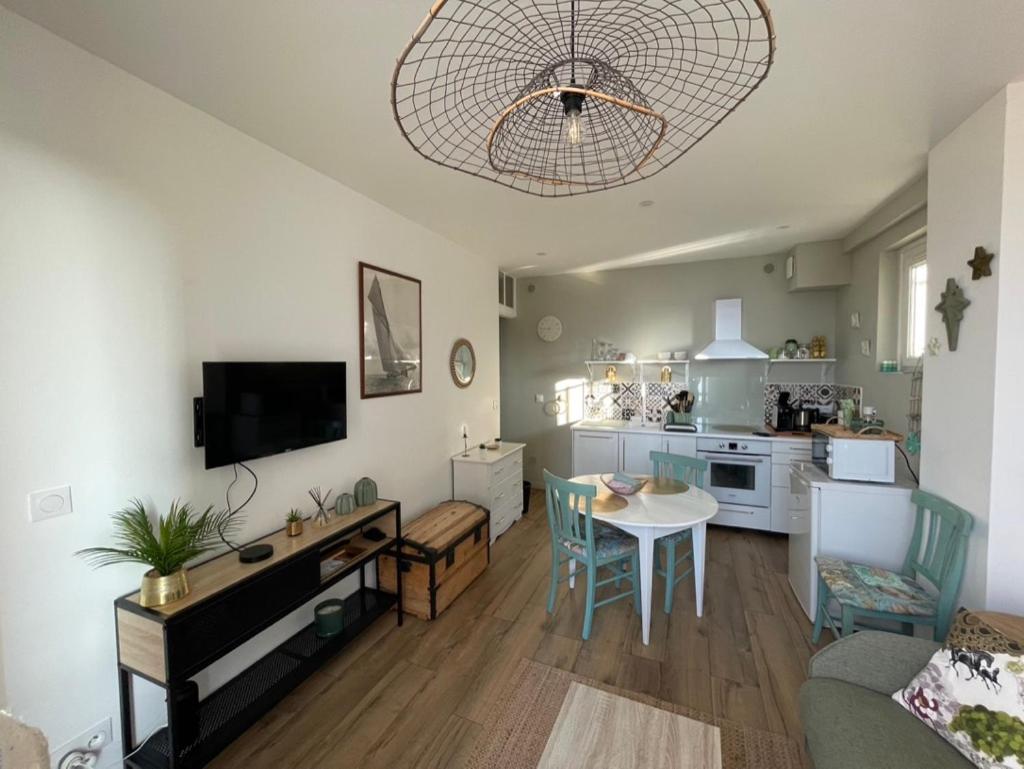 La Belle Etoile Apartment Ault Exterior photo